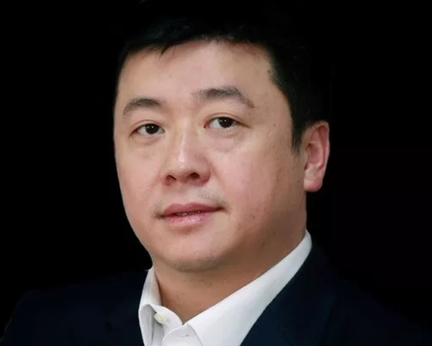 三次豪赌！身价220亿，他成了中国山寨老板转型