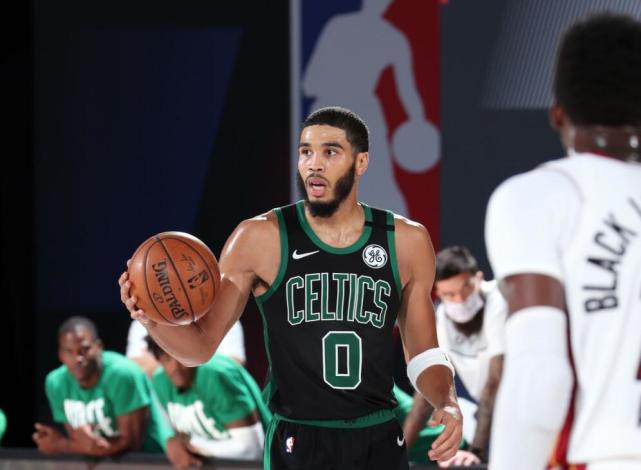 36年第一人！ 22歲塔圖姆3大神蹟，名記揭秘他下半場爆發真因