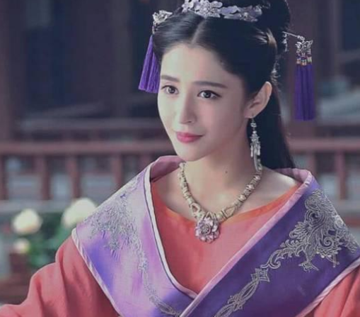 明明颜值不够，却偏要演美人的女明星，看到最后：笑出了猪叫