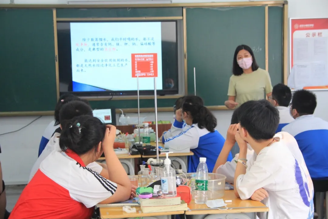 精彩·自律·温馨——华一双师武汉小梅花学校学生日常