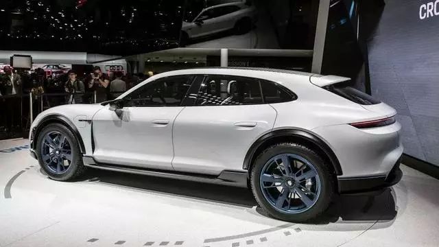 保时捷Mission E，这才是特斯拉降价16万的秘密