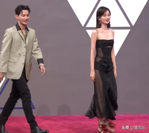 星光红毯众星造型：乔欣透视装抢镜，热巴大秀