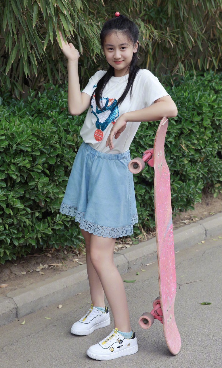 “风一样的女子”长大啦！12岁森碟身高170，颜值也一直在线