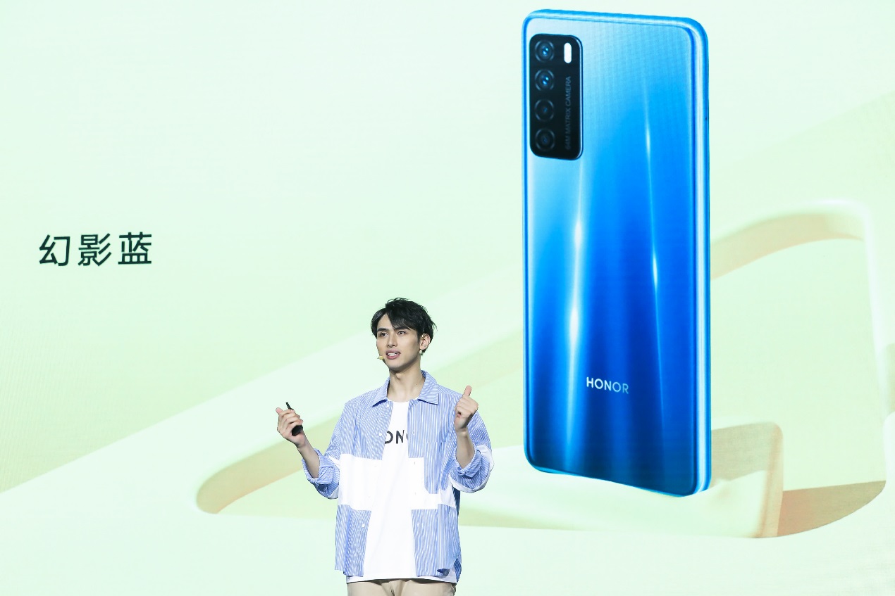 榮耀Play4系列5G手機(jī)發(fā)布：麒麟990芯片+4000萬(wàn)像素超感光影像