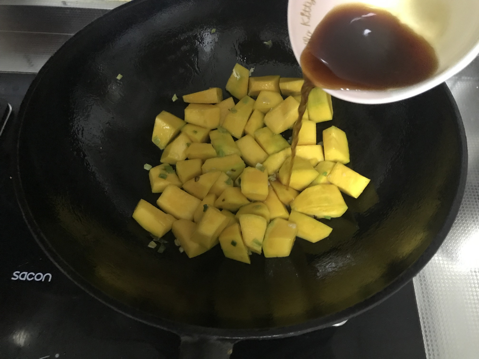 天热要多吃它，维C含量极高且富含锌，营养美味，常吃顺利过夏天