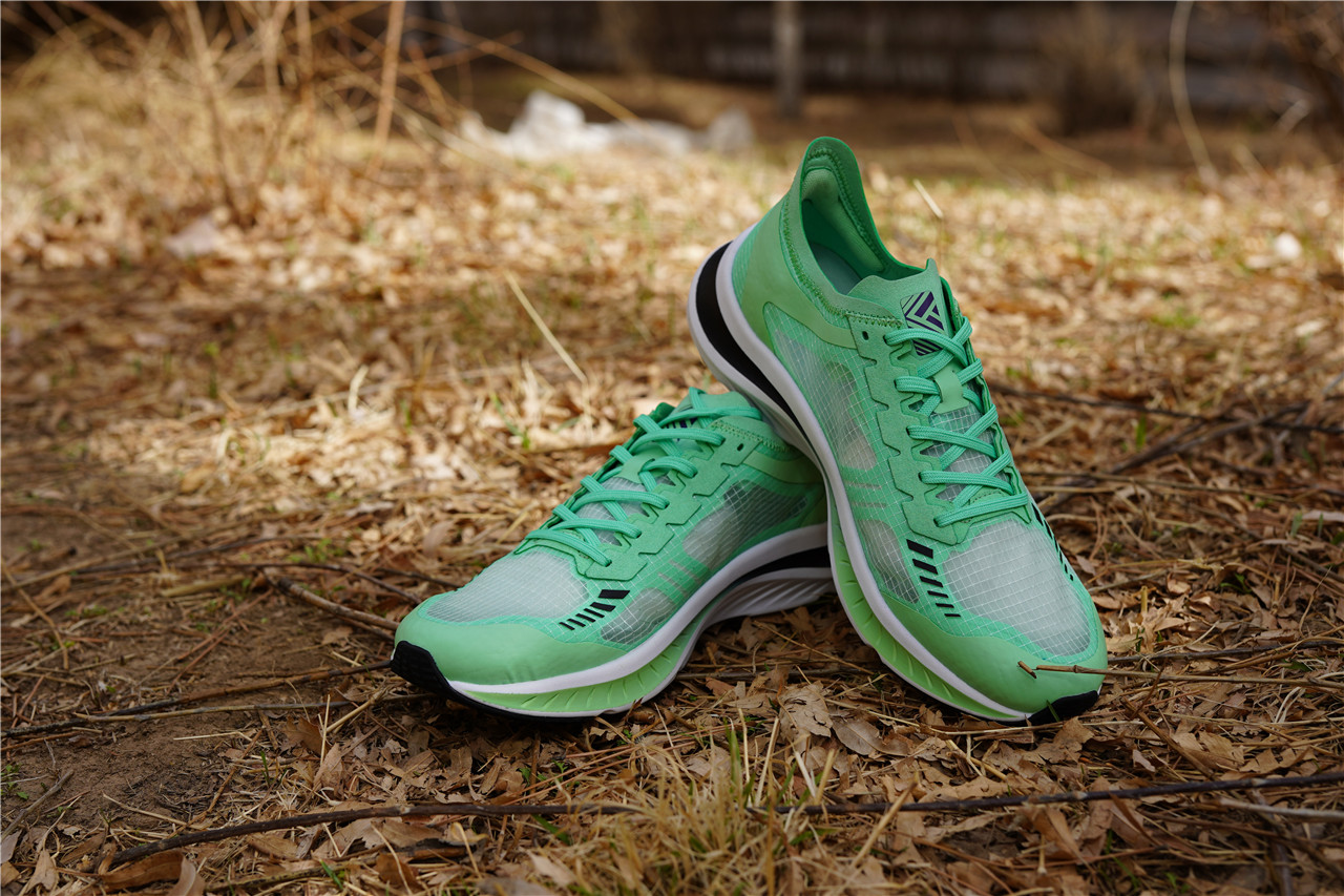 FREETIE轻云缓震竞速跑鞋轻薄透气鞋垫还抑菌