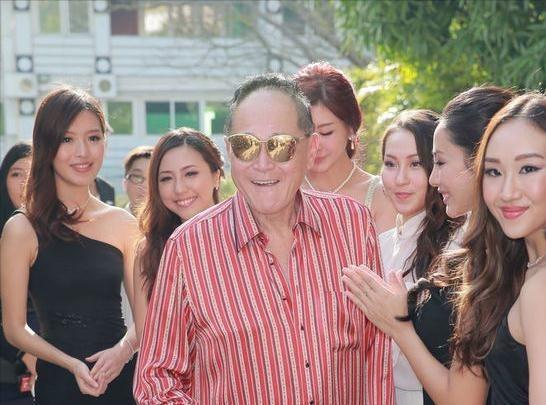 父亲坐拥百亿，他却不要一分钱都给弟弟，弟弟继承之后反负债67亿