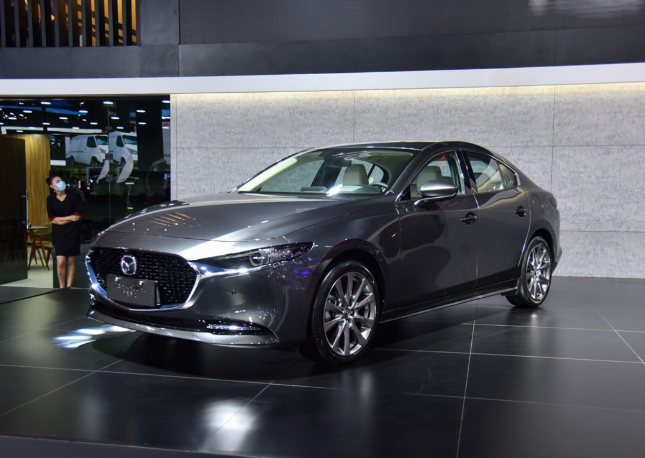 马自达3昂克赛拉颜值高操控好拥有很多年轻粉丝