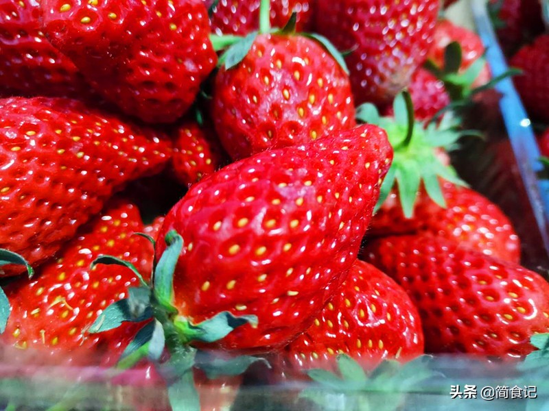 別再用鹽水洗草莓了！ 果農教你1招，蟲卵自動溜走，吃著更健康​