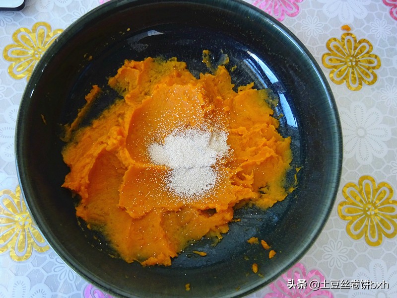 別再直接吃蒸紅薯了，用它來做餅，暄鬆多層好消化，越吃越愛