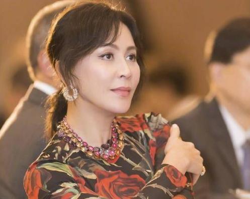 知名富豪珍藏录像流出，众多女星中标，刘嘉玲