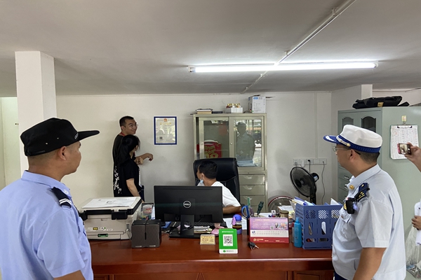 江西全南大队联合多部门对消防器材公司进行摸排检查