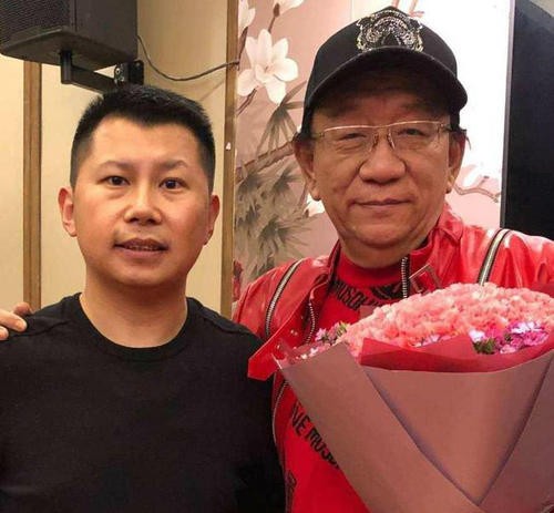 何云伟，就这样改写了他的结局，午夜梦回时是