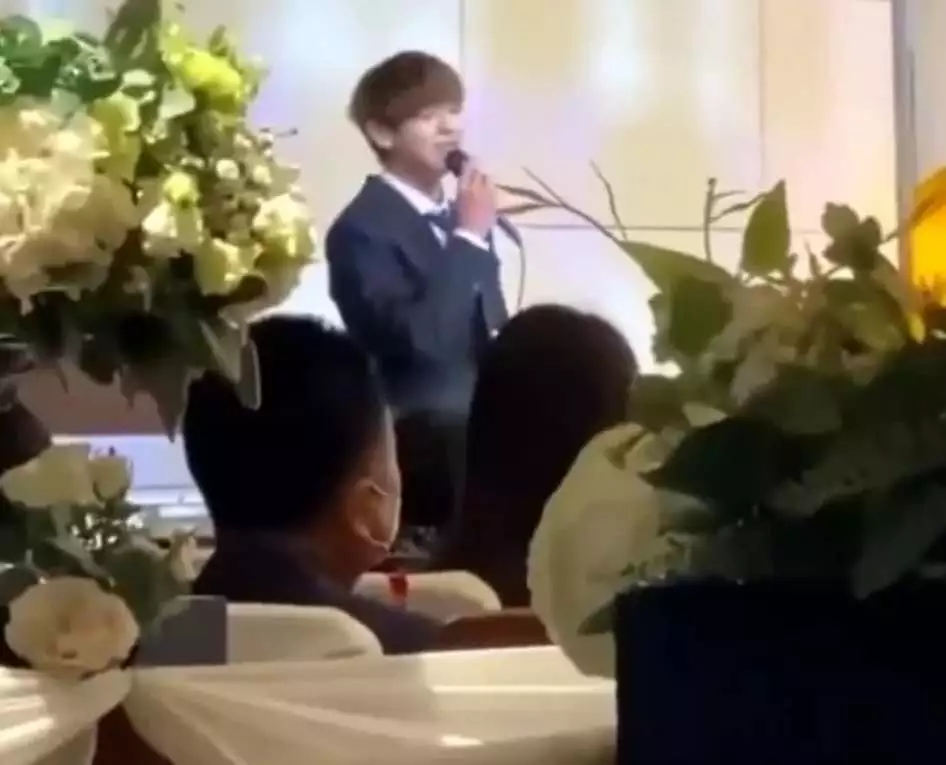 EXO灿烈唱歌原来也这么好听？婚礼祝歌表演影片被韩网疯传