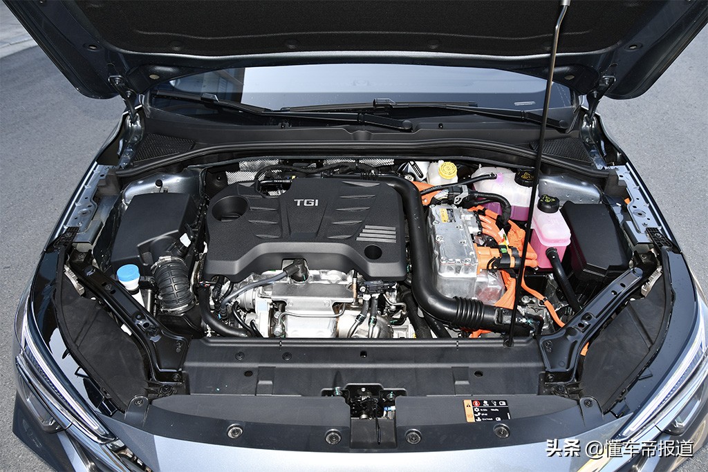 新車 | 動力充沛/7.2秒“破百”試駕榮威ei6 MAX