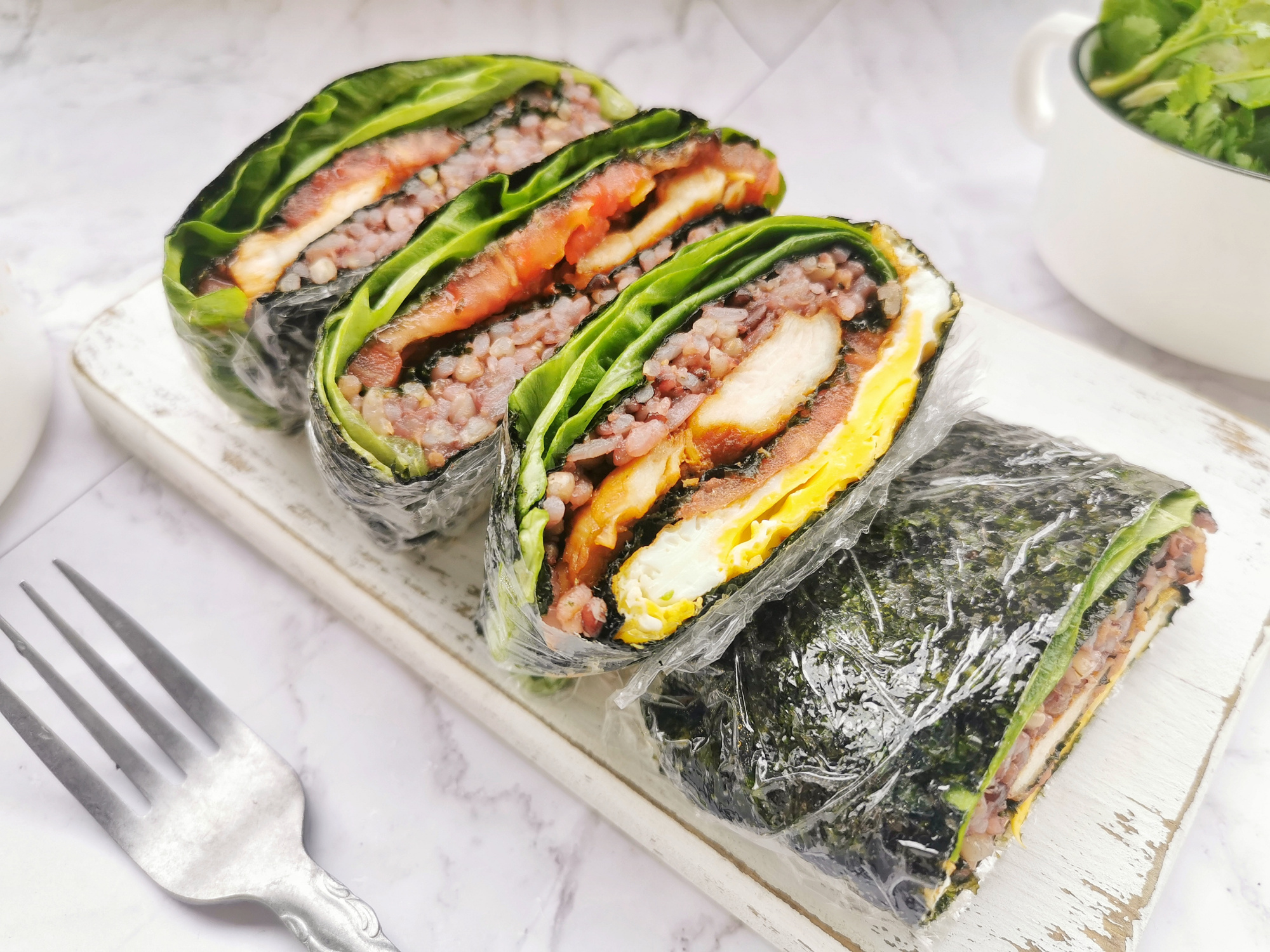 假期出遊美食，網紅折疊紫菜包飯，口味自己決定，低脂飽腹