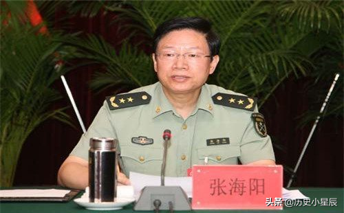 虎将世家！他是上将，三子上将，其余3儿均少将，小女婿也是少将