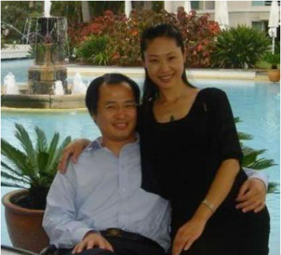 于文华：合作尹相杰，发掘大衣哥，一婚不幸福，现在活成z个样子