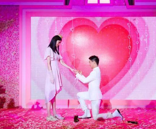 奚梦瑶能为何猷君带来什么？假如你是何鸿燊，