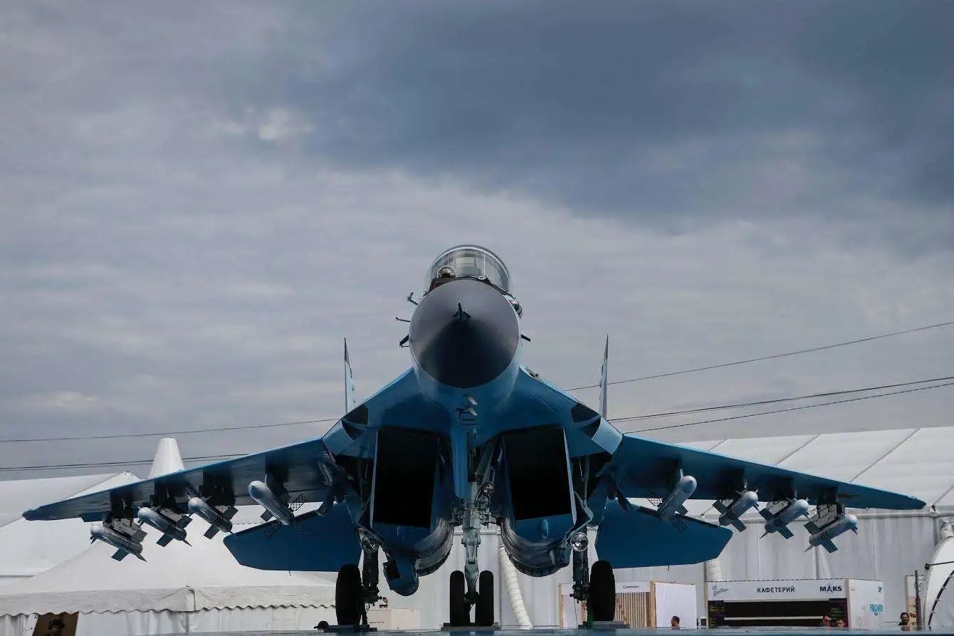 伊朗确定要歼10了？只要没有禁令立马下单！美国