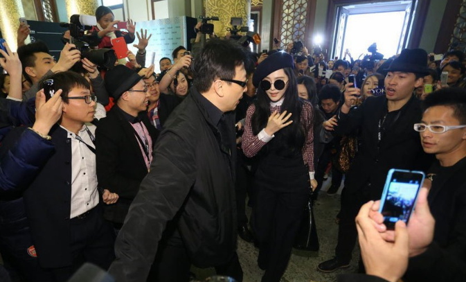 2018年，穆晓光为了保住范冰冰，将自己送进了牢房