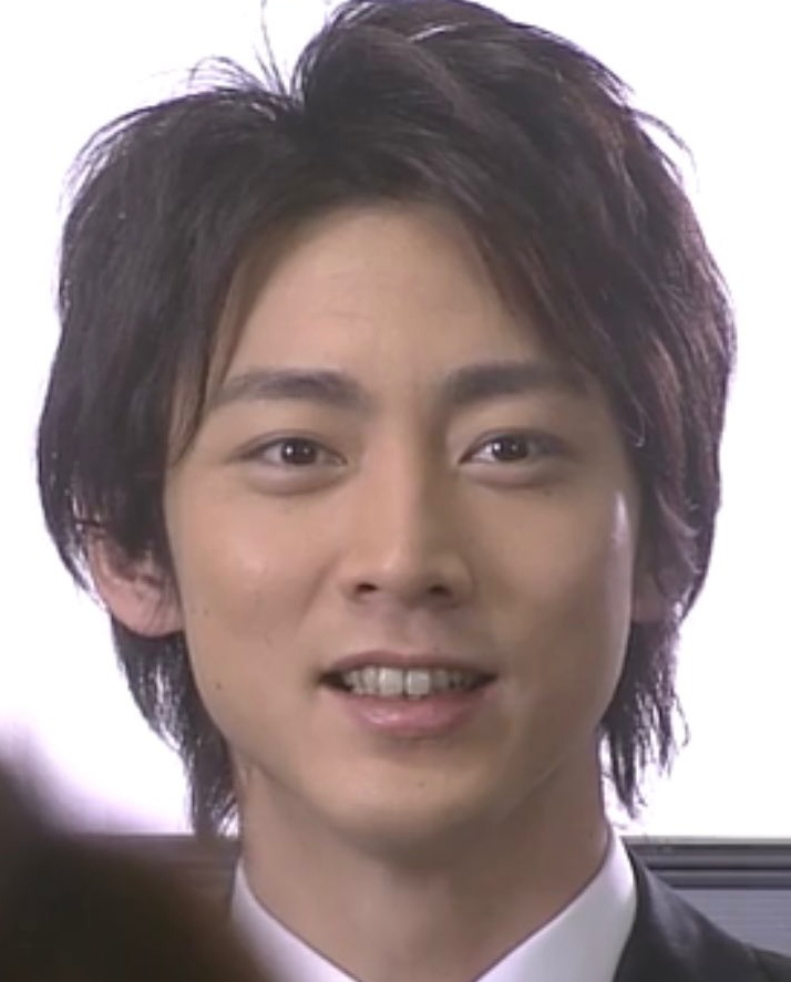 在日吃瓜群众分析 合照男不是小泉儿子 查查混血新郎是否涉黑 Mp头条