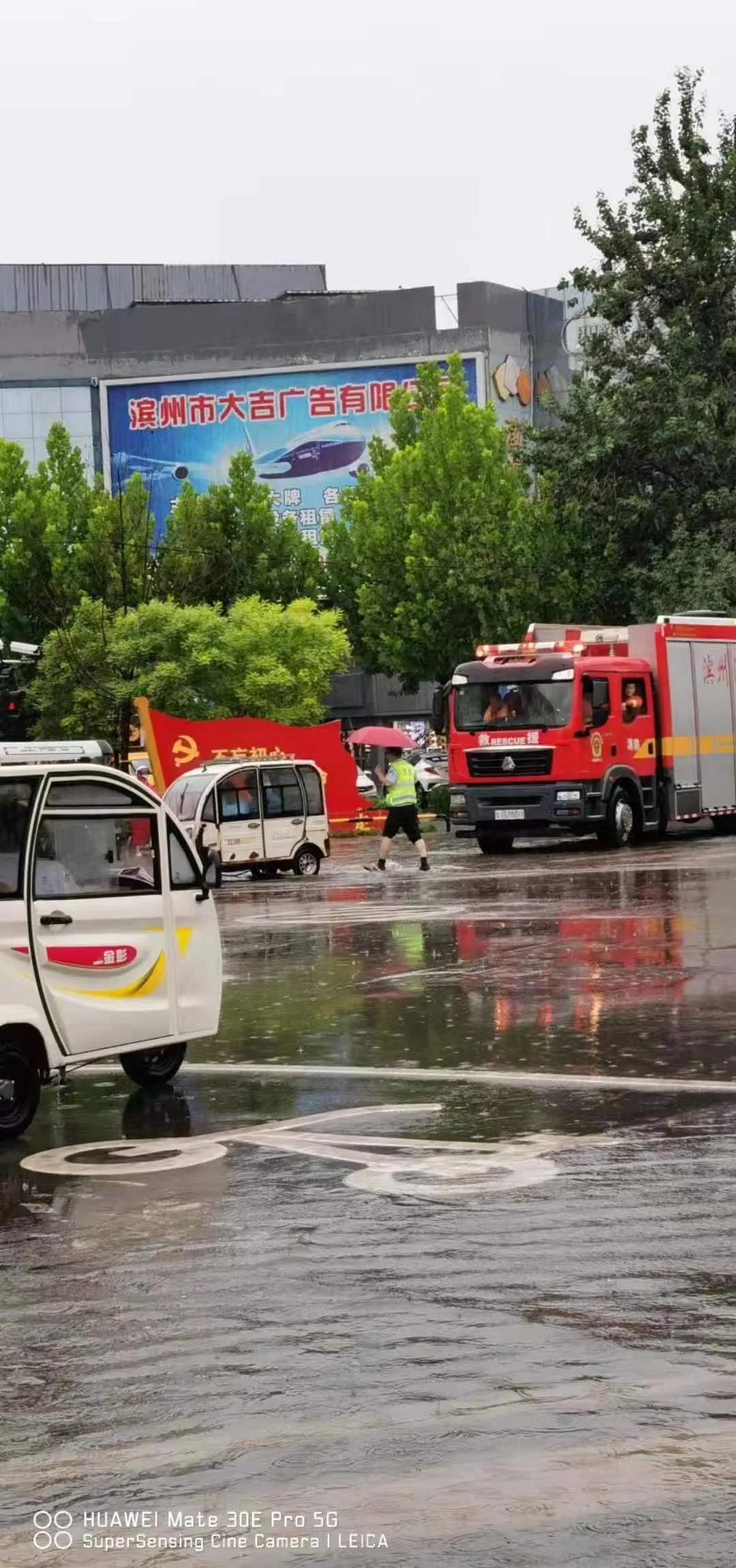 暴风骤雨中，群众需要的地方就是他们前行的方向