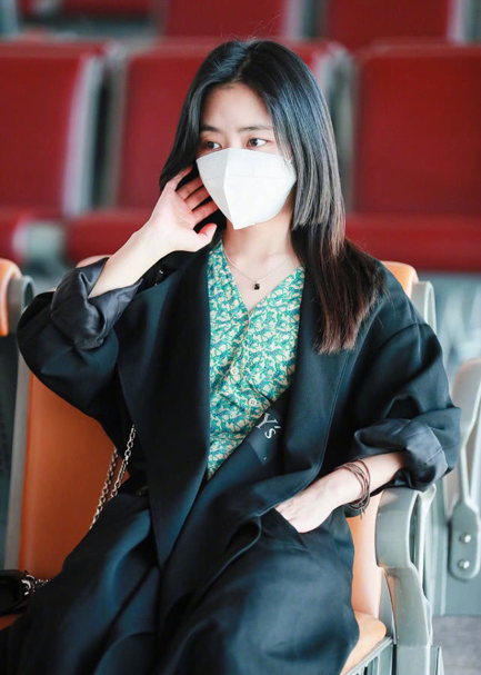 全民戴口罩時代，滿大街都是明星臉，口罩成了普通人的美顏神器？_紅樓無夢- MdEditor