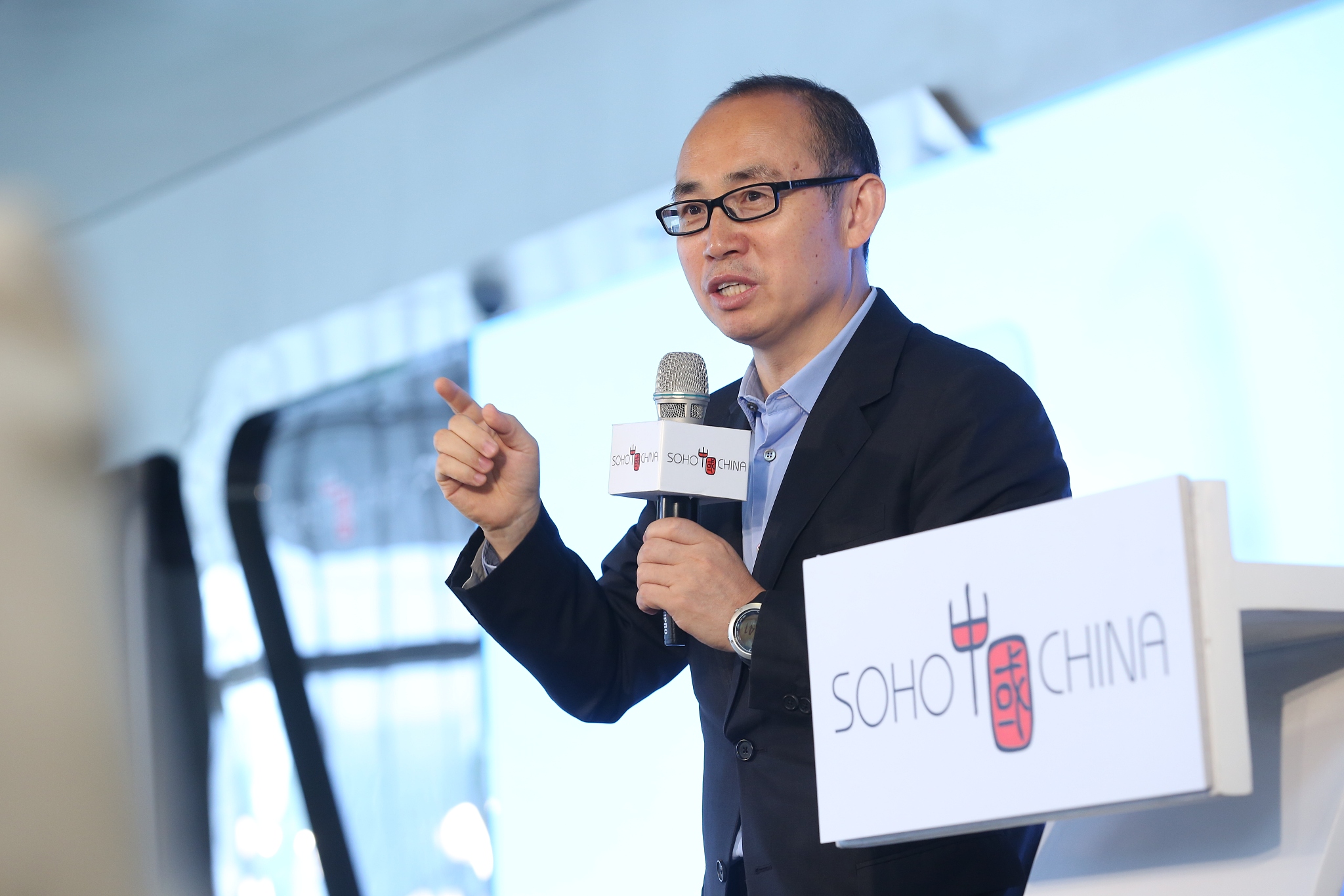 潘石屹回应SOHO中国私有化，业绩重压下迎最大客户华为