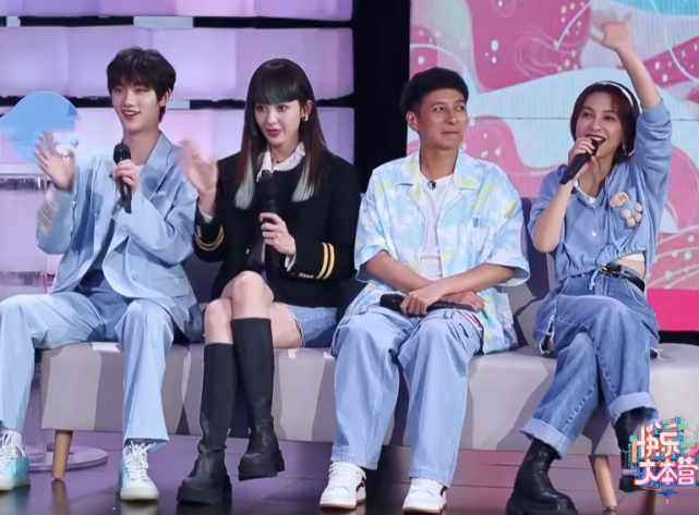 杨倩素颜现身《快本》，皮肤黑嘴唇厚，还是你心中的“白月光”？