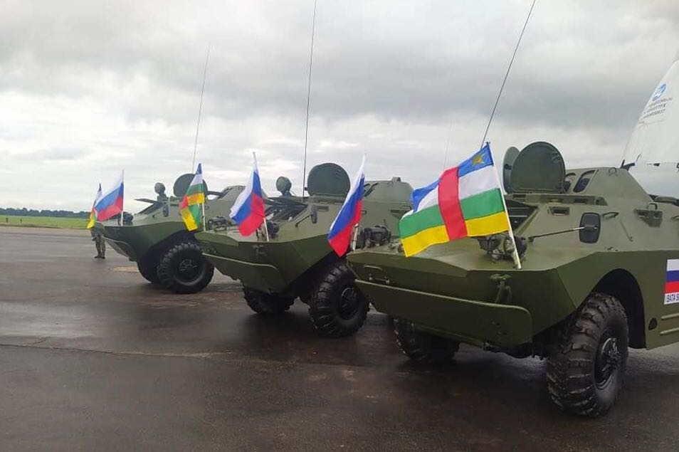 今日抵达 为保障中非大选​俄罗斯向中非共和国捐赠11辆装甲车