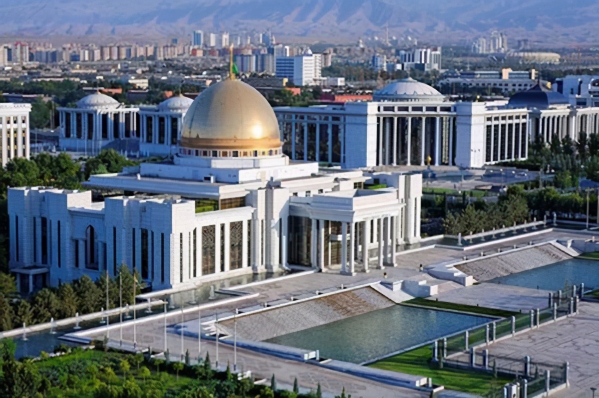 土库曼斯坦：把自己隐藏到极致，闷声不响过日子的中亚小国