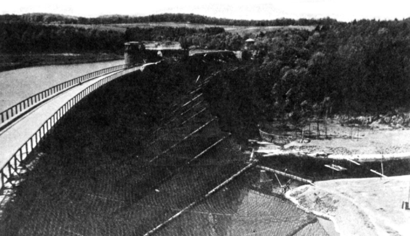 19架重型轰炸机出动，大坝倒塌，4亿吨洪水吞没3万人