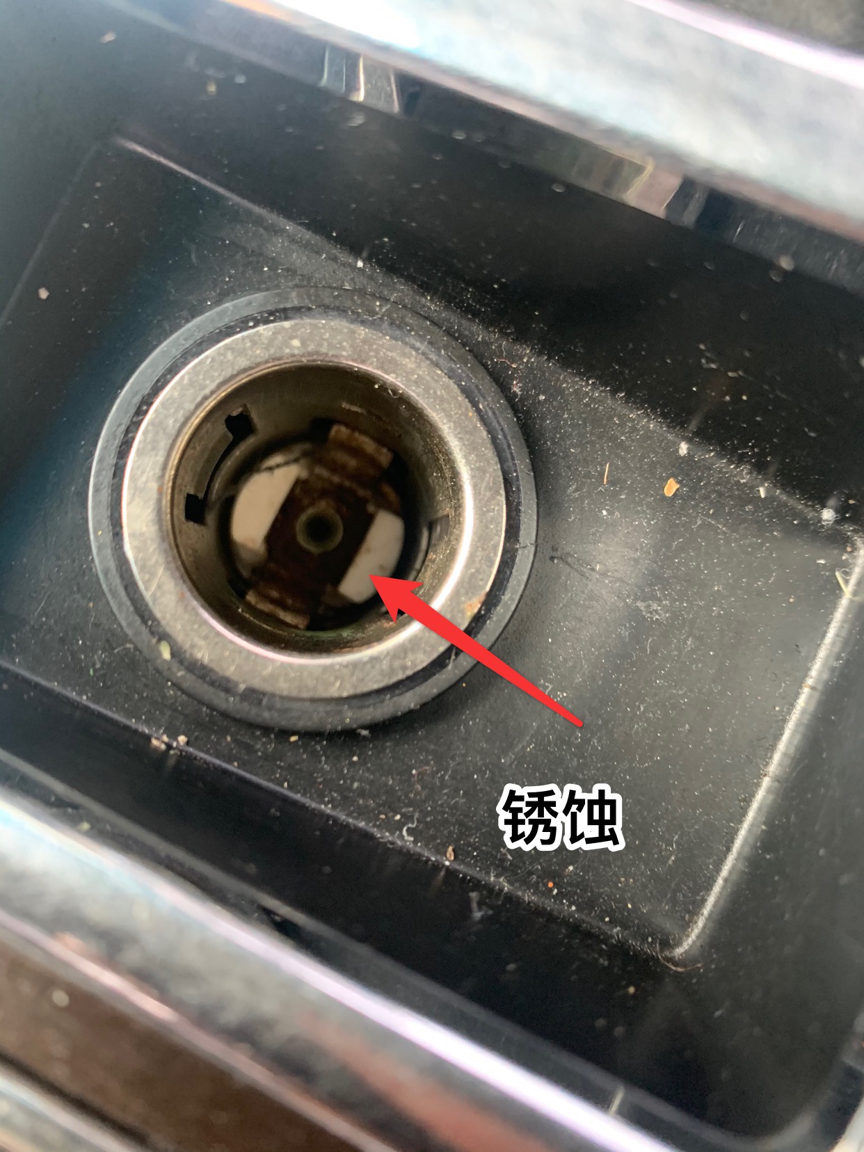 买到泡水车，记者和车行老板大吵一架，才维权成功