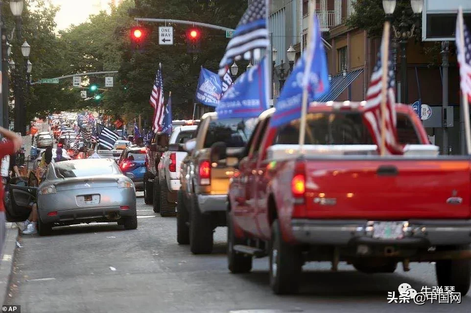 很突然，特朗普的铁杆支持者被枪杀了，更大风暴要来了