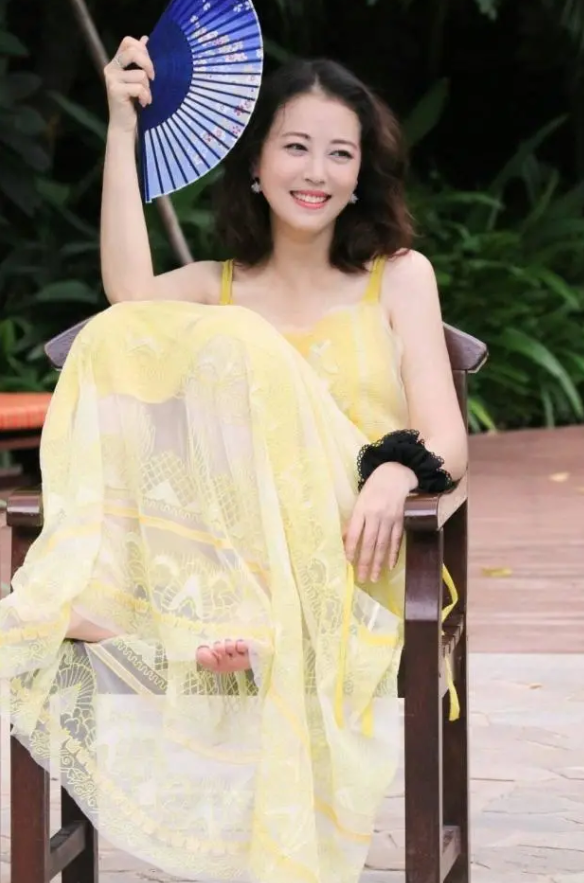 她住北京上亿别墅，1平米10万用来种菜，扬言：