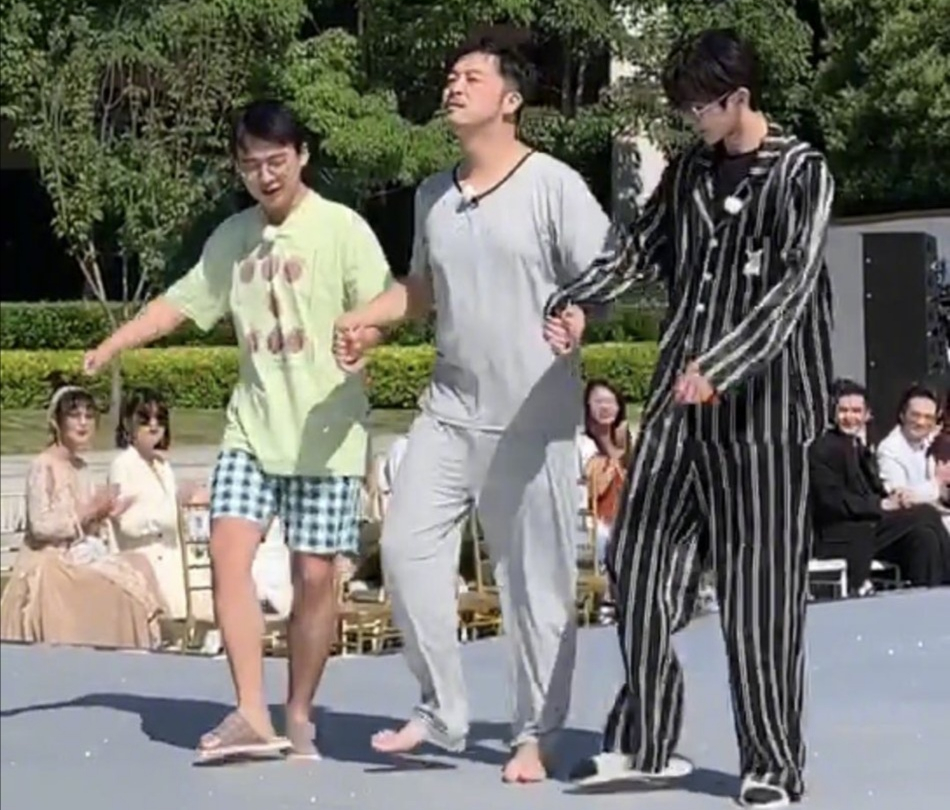 不靠爹的郭麒麟到底有多火？接连参加五档综艺