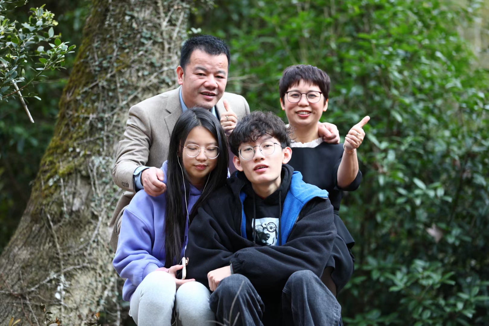 热心公益 痴心不改