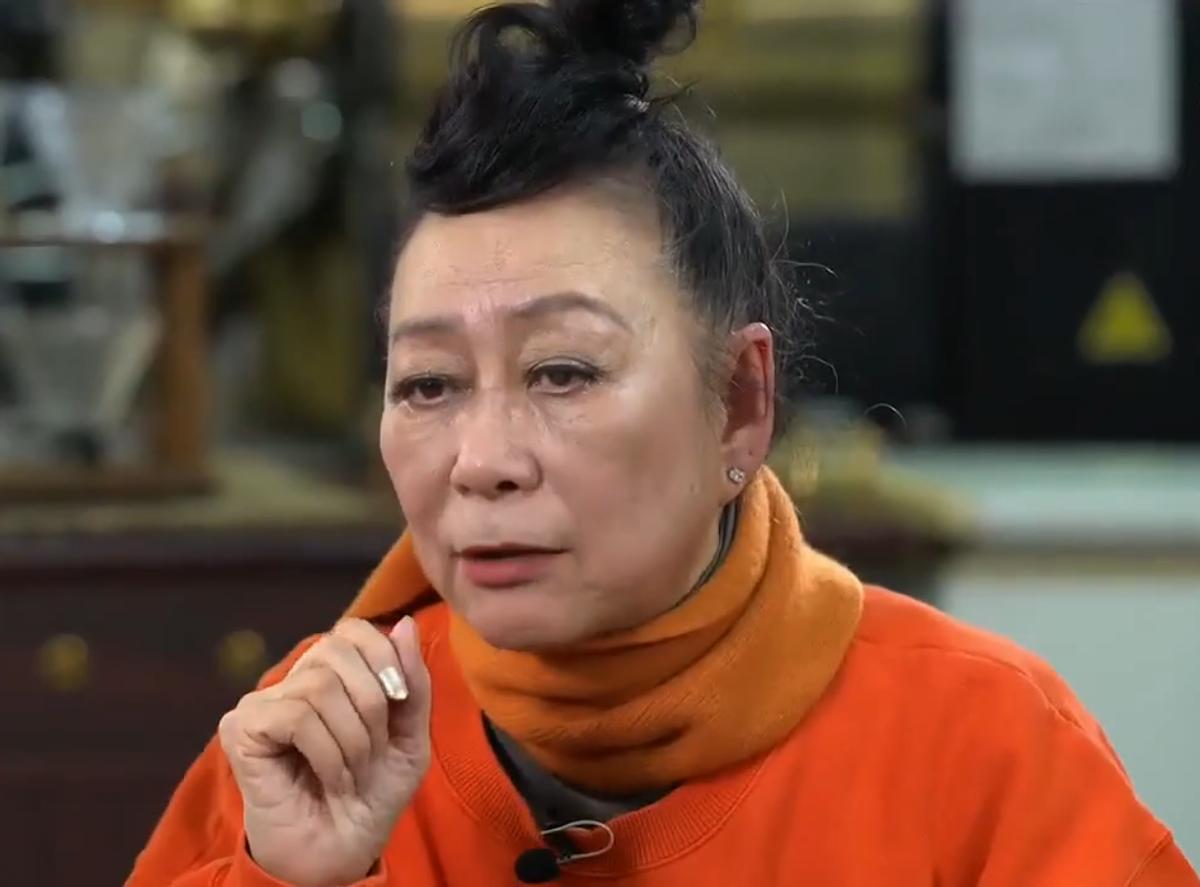 "Mei Chaofeng" Huang Wenhui with double chin and neck, 71-year-old ...