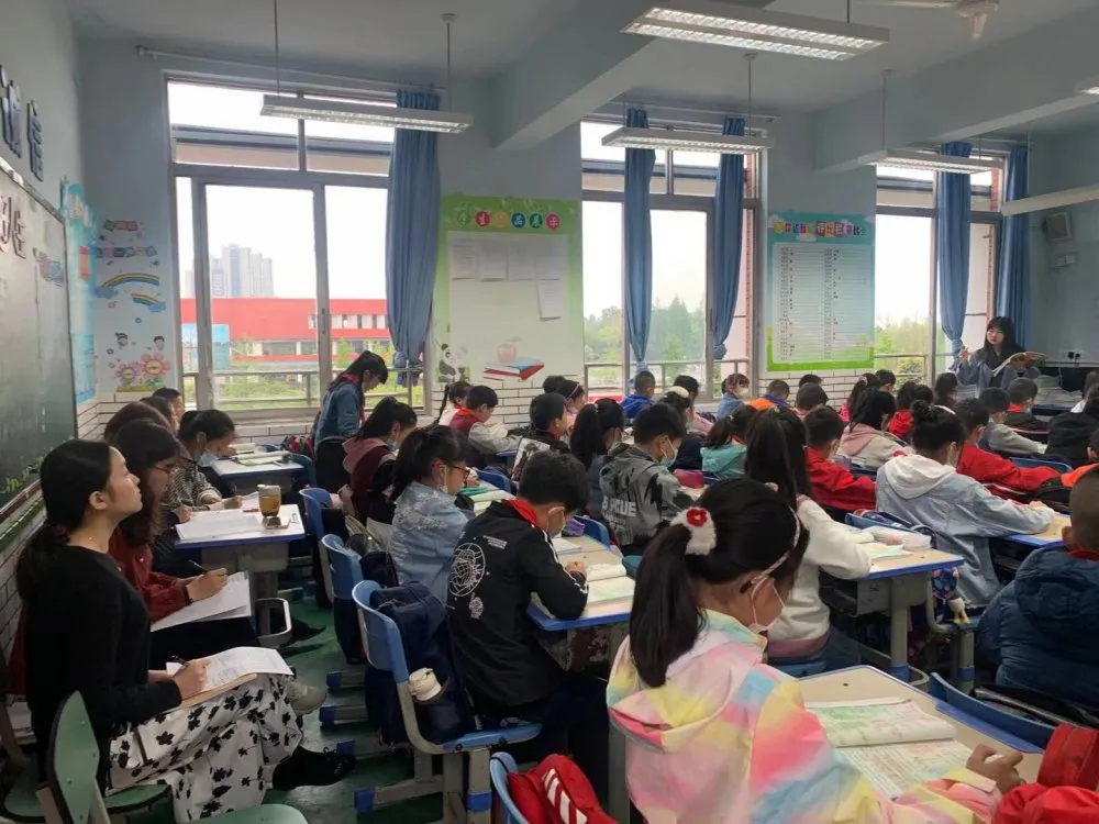 双流区彭镇小学梁琴名师工作室三月活动简报