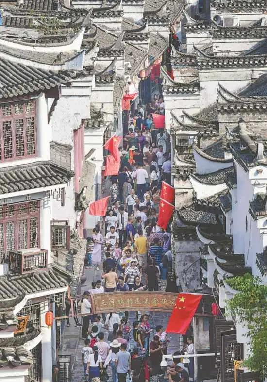 国庆出游趋势报告出炉：自驾成长途旅行新趋势