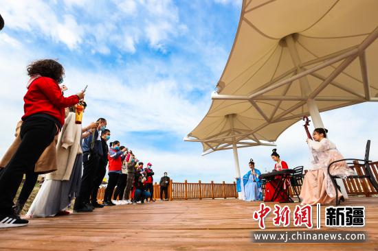 新疆博乐市第三届海棠文化旅游节开幕