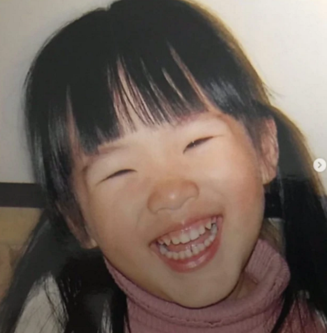 小S許雅鈞甜蜜合照為女兒慶生，把壽星擠邊緣佔C位卻被婆婆搶鏡