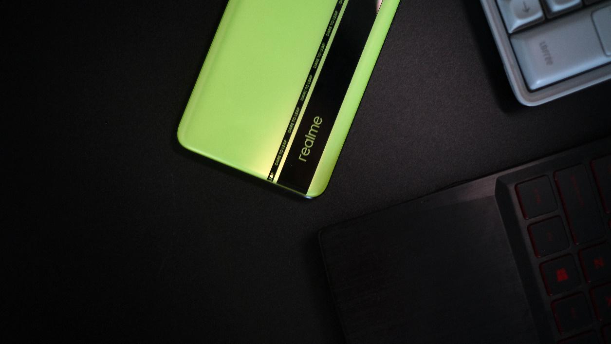 realme真我GT Neo2评测：两幅“面孔”双重体验，扛起质价比大旗