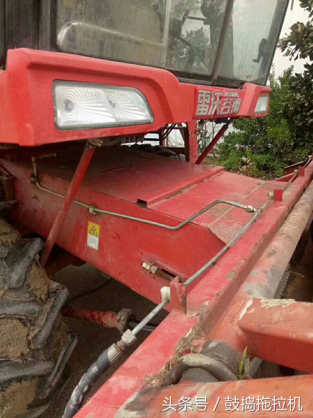 雷沃谷神GE60小麥?zhǔn)崭顧C(jī)，15年的機(jī)器，割臺(tái)是寬口徑要價(jià)3萬(wàn)幾