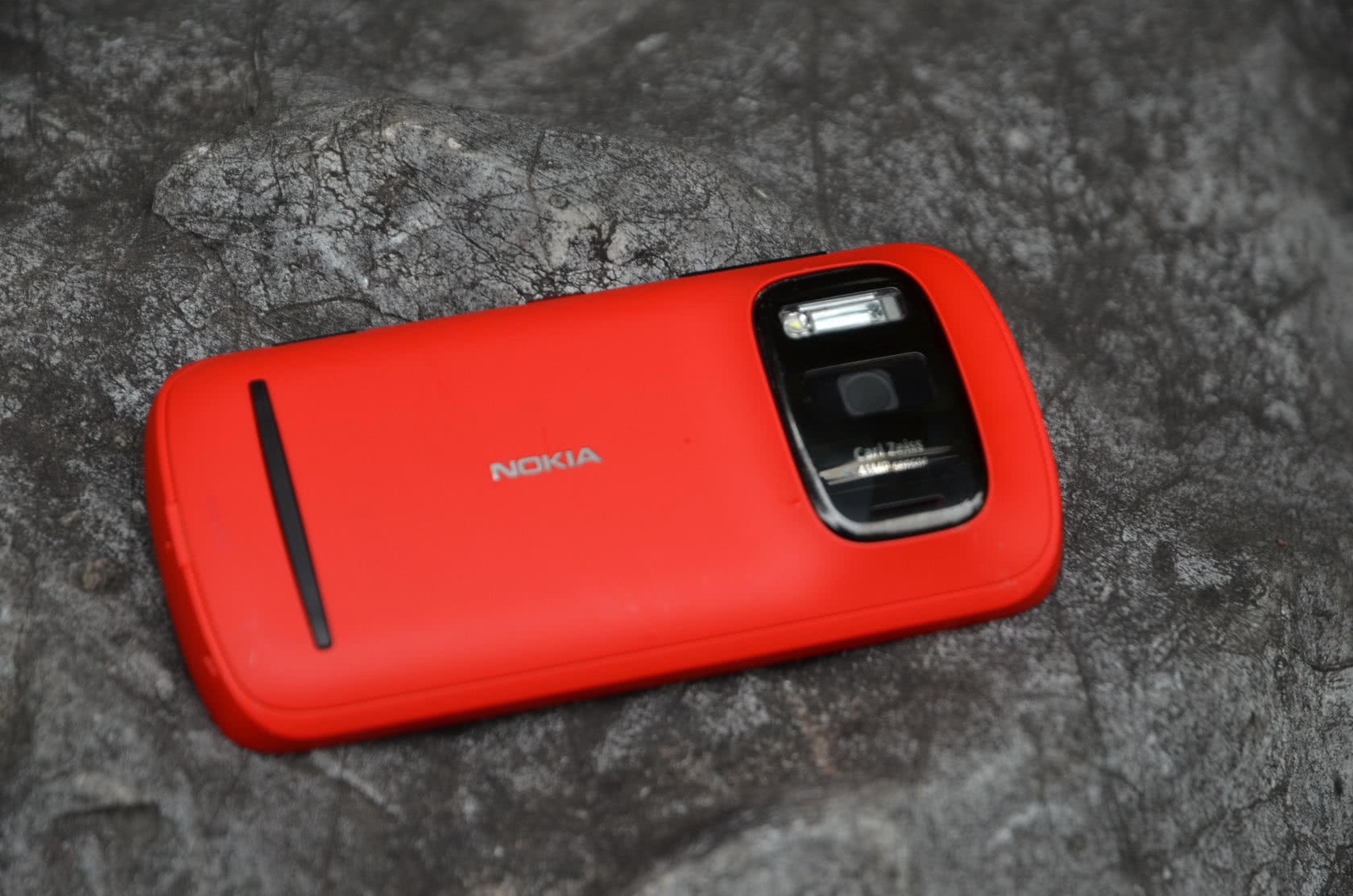 最大13倍高质量调焦 4100W，它是Nokia最強照相
