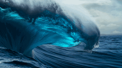 他人间蒸发13年，拍出了这部美到窒息的片