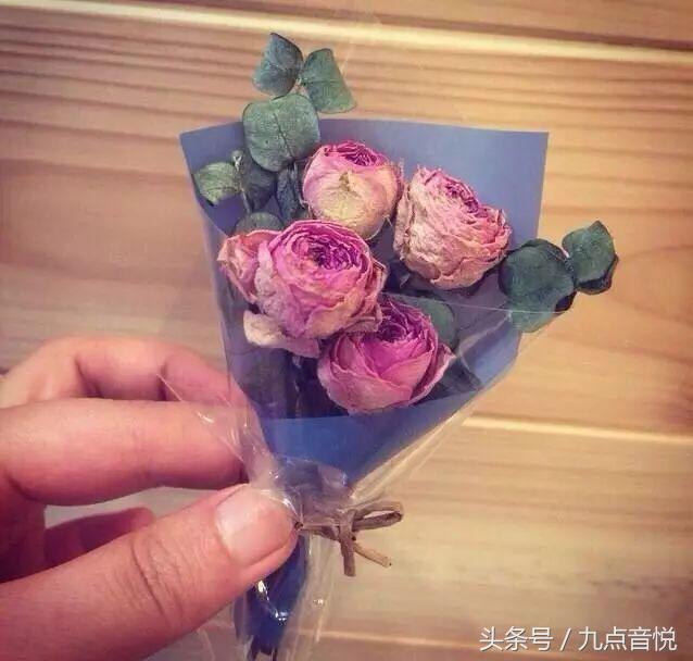 安慰心情低落的人的话 开导朋友心情的句子图片