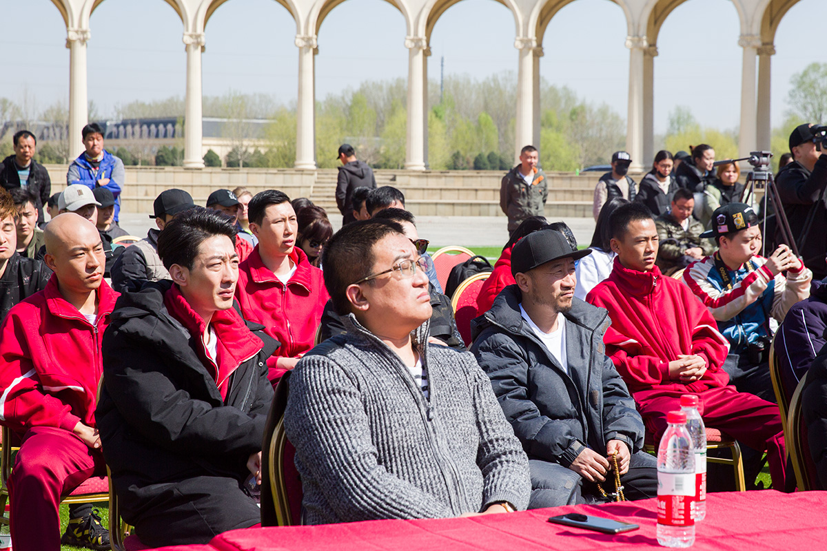 彭杀手世界杯英文插曲(彭禺厶、李彧出演国产喜剧电影《杀手世界杯》)