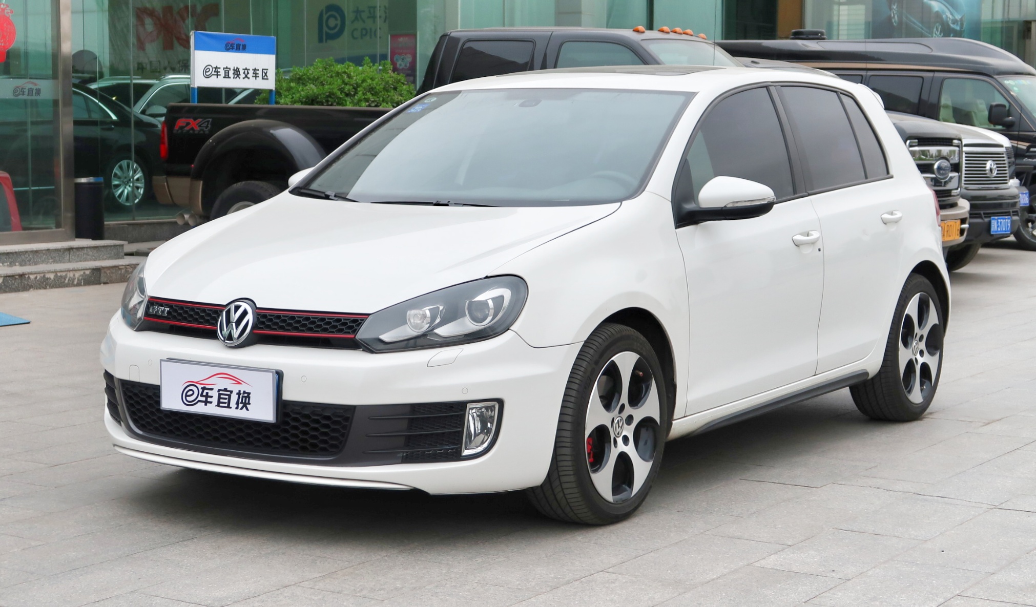 2012高尔夫(大众2012款 高尔夫 2.0TSI GTI 图集鉴赏)